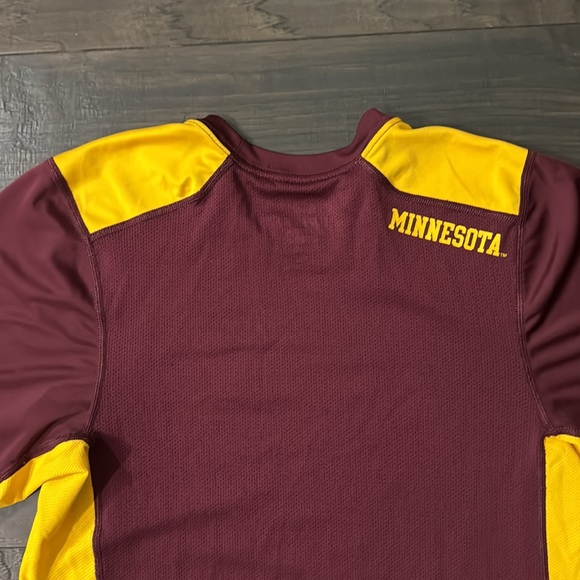 Nike Dri-Fit Authentic NCAA Minnesota Gophers Tshirt Men’s Size XS - Picture 6 of 6
